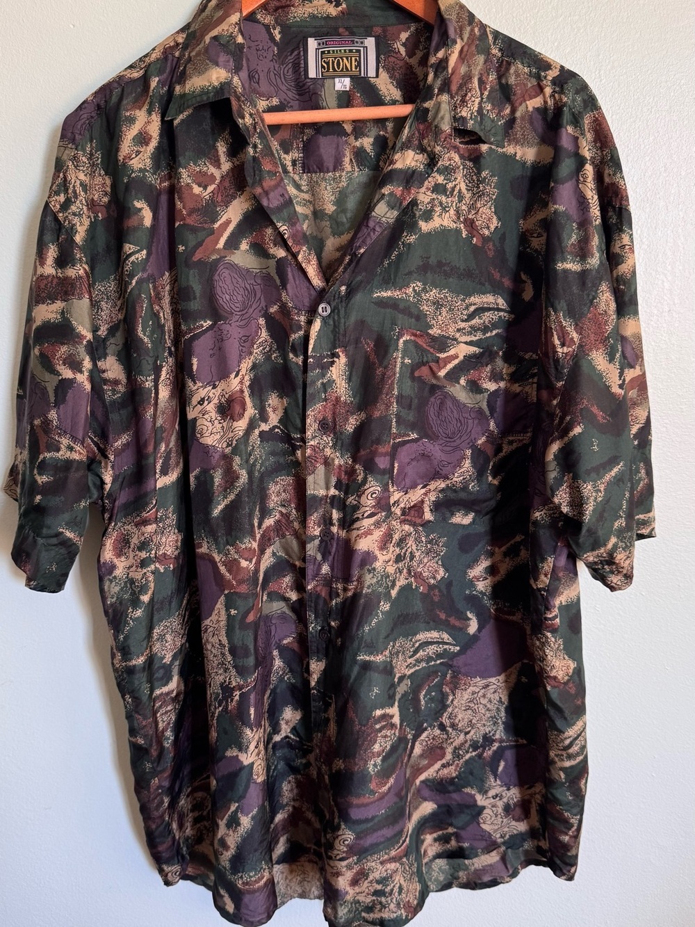 Short-Sleeve Button-Down Shirt in Green Multicolor Camouflage Print
